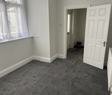 Recently Refurbished Ground Floor Flat available TO LET in Westclif... - Photo 1