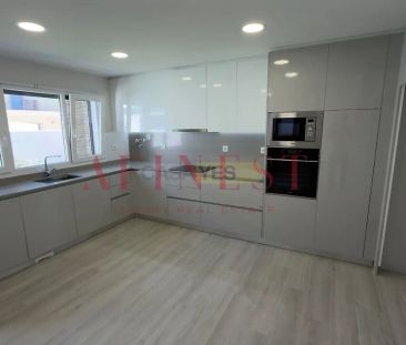 House T3 in Pontinha e Famões, Odivelas - Photo 3
