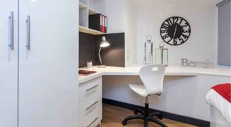 Studio London - Photo 2