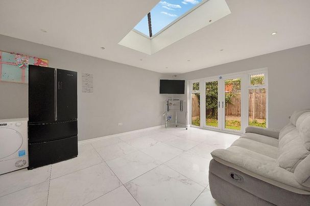 5 bedroom terraced house to rent - Photo 1