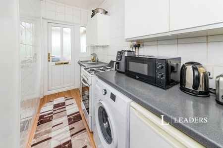 2 bedroom apartment to rent London Road, East Grinstead, RH19 - Photo 5