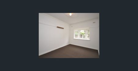 THREE BEDROOM HOME IN PRIME LOCALE – WATER USAGE INCLUDED! II HAVEN AGENTS - Photo 2