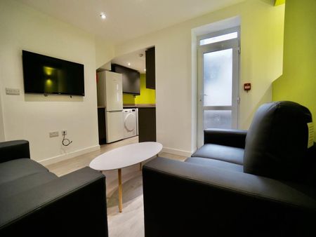 17 Albert Street - Photo 2