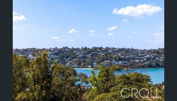 Oversized Three Bedroom Apartment With Harbour Views - Photo 1