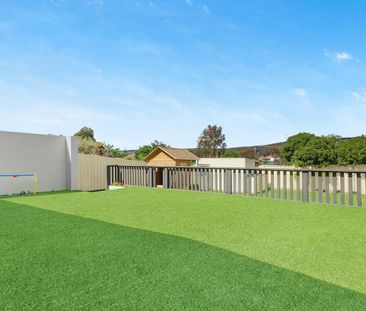 21 Sunnybar Parade, Queanbeyan NSW 2620 - House For Rent | Domain - Photo 5