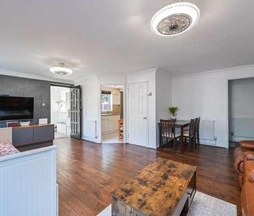 Friars Mead, Isle Of Dogs, E14 - Photo 3