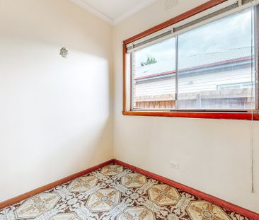 11 Commercial Road, Footscray - Photo 4