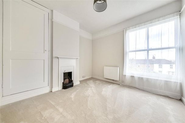 2 bedroom end of terrace house to rent - Photo 1