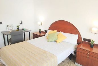 Carrer Isaac Peral, Burjassot, Valencian Community 46100