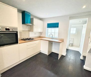 Commercial Street - Photo 5