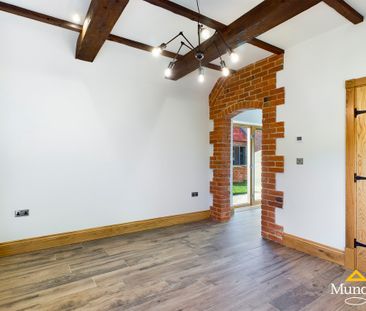 2 bedroom Barn Conversion to let - Photo 6