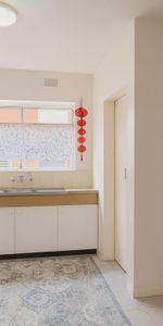 Spacious Two-Bedroom Apartment in Prime Maroubra Location - Photo 4