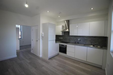 1 bedroom flat to rent - Photo 2