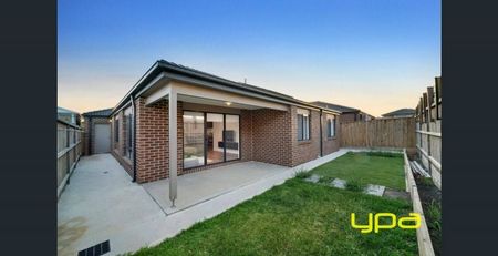 Features Rich Home In Prime Clyde Location - Photo 4
