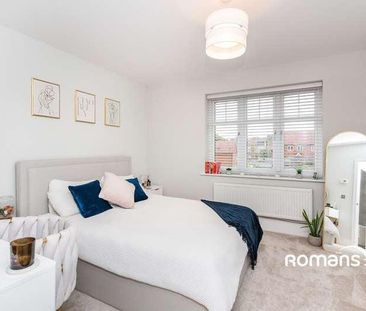 The Hedgerows, Crookham Village, Fleet, Hampshire, GU51 - Photo 3