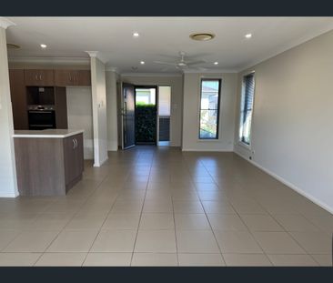 3/32 Crawford Avenue, Tenambit, NSW 2323 - Photo 4