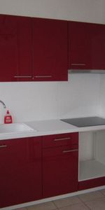 Location Appartement 2 pièces 48m² FONTENAY LE COMTE 85200 - Photo 3