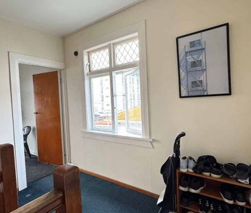 Super large 3 bedroom apartment in Mt VIC - Photo 4