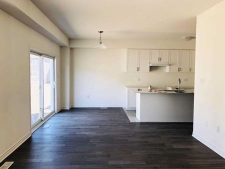 For Lease - 19 Catamaran Drive, Wasaga Beach, Ontario - Photo 4