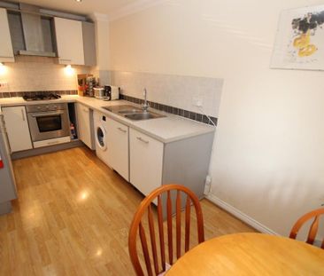 3 bedroom link detached house to rent - Photo 6