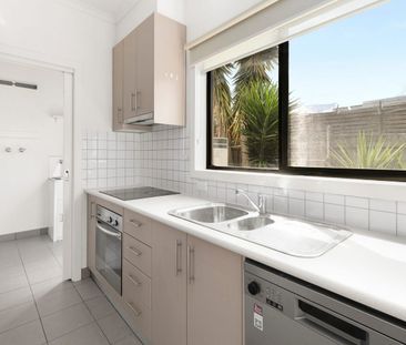 4/15 Edgar Street, Kingsville, Vic 3012 - Photo 1