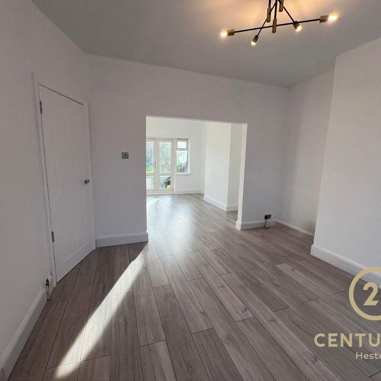 3 bedroom apartment to rent - Photo 1