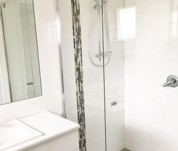 Coastal Living in Thorneside – Spacious Family Home Near the Water - Photo 6