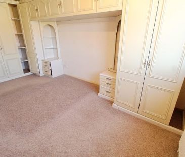 4 bedroom link detached house to rent - Photo 3