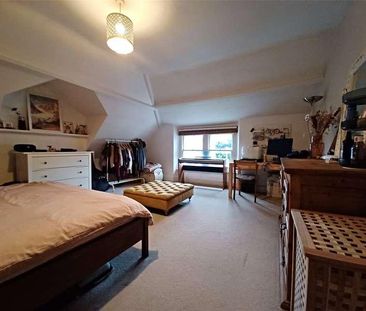 Top Floor Flat, Redland Road, Bristol, BS6 - Photo 6