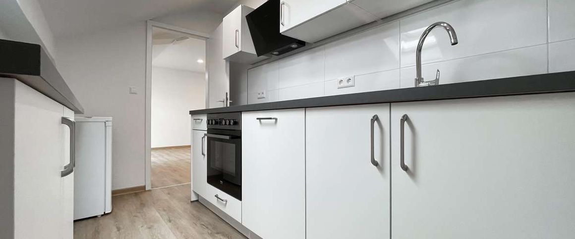KL - Nähe Vogelwoog, 1 ZKB, neue EBK, modernes Bad *ERSTBEZUG NACH SANIERUNG* - Foto 1