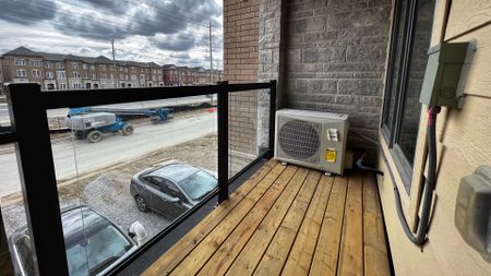 For Lease - 194 Vantage Loop Street, Newmarket, Ontario - Photo 5