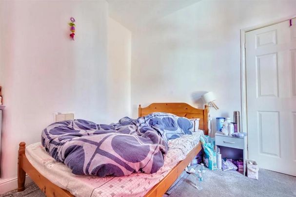 2 bedroom end of terrace house to rent - Photo 1