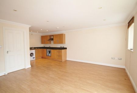 studio to rent Priory Mews, Guildford Street, Chertsey, KT16 - Photo 3
