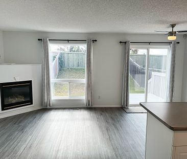 3 Bed Duplex For Rent In Spruce Grove! - Photo 1