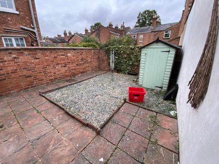 3 Bed Student Accommodation - Photo 4