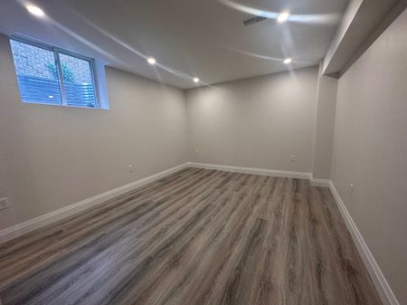 For Lease - 2036 Grosvenor Street Unit# lower, Oakville, Ontario - Photo 2