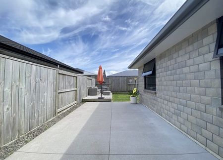 Coastal Elegance - Photo 2