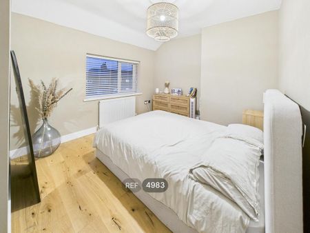 3 bedroom property to rent - Photo 3