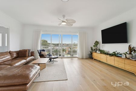 Spacious 5 bedroom Family Home in Quiet Tootgarook Location - Photo 4