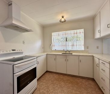 3 Bedroom Home in Brown Owl - Photo 6