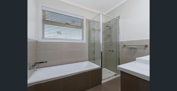 Magnificent Townhouse - Photo 1