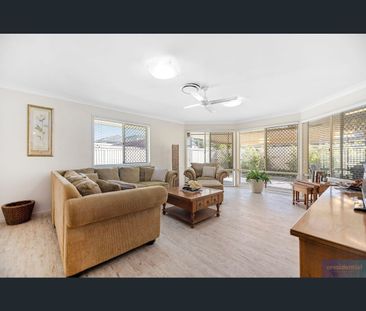 4 Silverash Street, Oxenford, Qld 4210 - Photo 3
