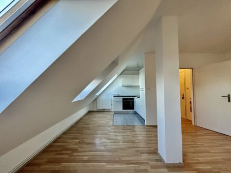 1. MONAT MIETFREI - DG Wohnung 2 Zimmer mit 52m² Wohnfläche in ruhiger Lage in 1210 Wien zu mieten - Photo 2