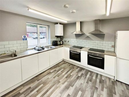 1 bedroom in a house share to rent - Photo 5