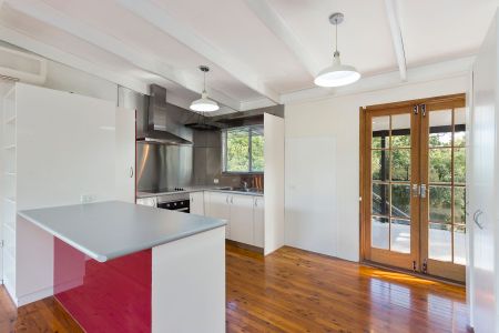 Spacious & Stylish Home in the Heart of Rochedale South - Photo 2