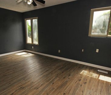 For Lease - 148 Fanshawe Drive, Brampton, Ontario - Photo 4