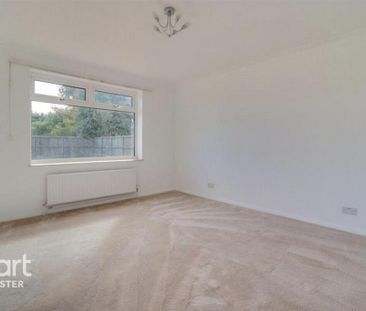 4 bedroom bungalow to rent - Photo 2