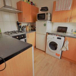 3 bedroom House in Mayville Avenue, Leeds - Photo 1