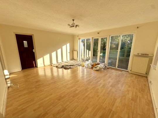 Hercies Road, Greater London, UB10 - Photo 1