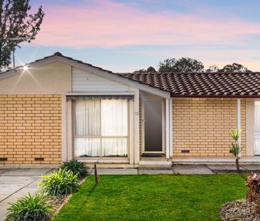 Stunning Family Home! - Photo 3